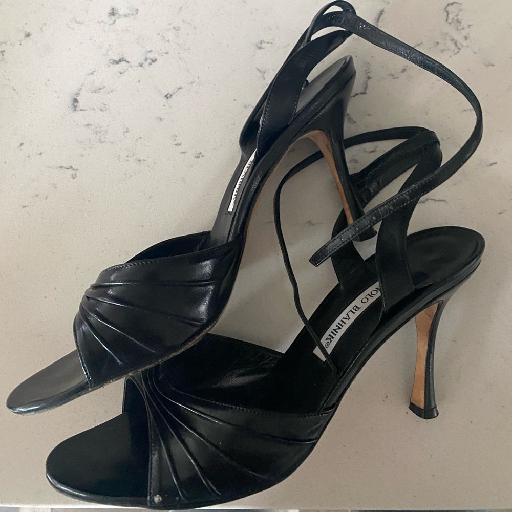Classic Manolo Blahnik Black Heels (EU 38)
